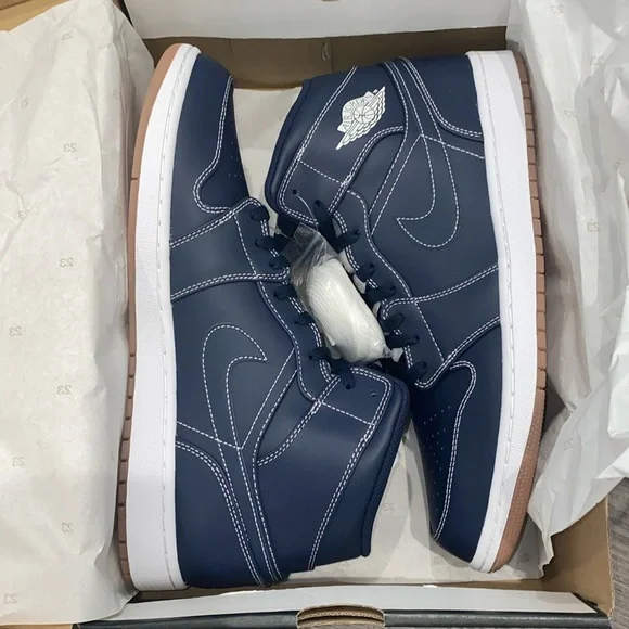 Air Jordan 1 Mid Re2pect men’s 13 Jordan 1 Retro High RE2PECT (Derek Jeter) Men main image 4